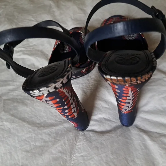 NWOB Tory Burch Solana Jacquard Strappy Platform Sandals Block HeelSize 8.5